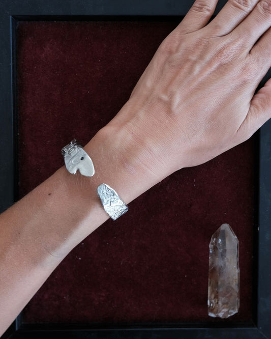 Fish Bracelet in Alpaca – Black Cubic