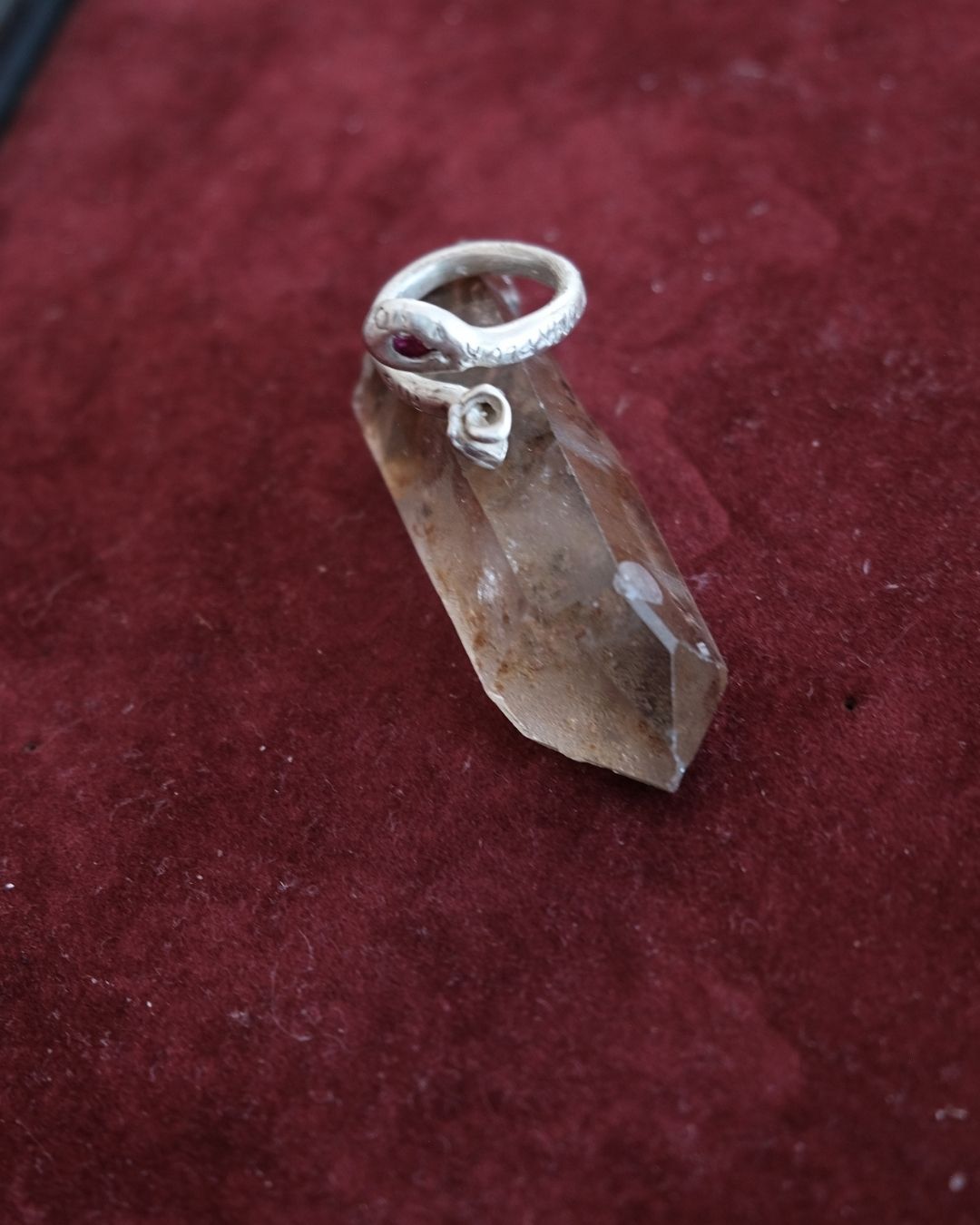 A Love Story Ring in Silver – Pink Cubic
